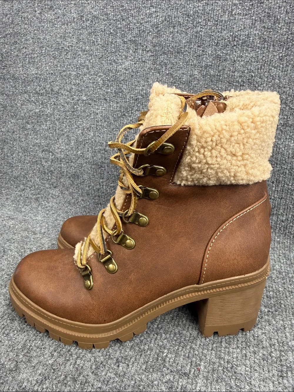 Soda Women's Brown Faux-Shearling Lace-Up Ankle Chunky Heel Boots Size 8.5